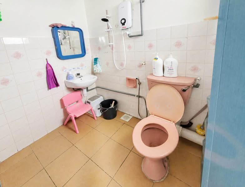 2-storey Terraced House for Sale in BANDAR PUCHONG JAYA (Puchong) - Bryan Choo - Bathroom - PropertyGuru.com.my
