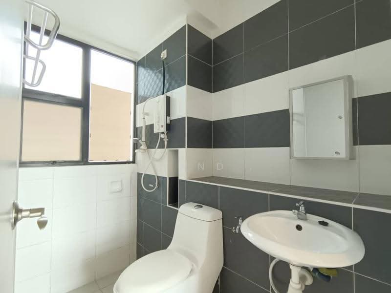 Kediaman Servis untuk Disewa di The Sky Executive Suites - Yoland . - Bathroom - PropertyGuru.com.my