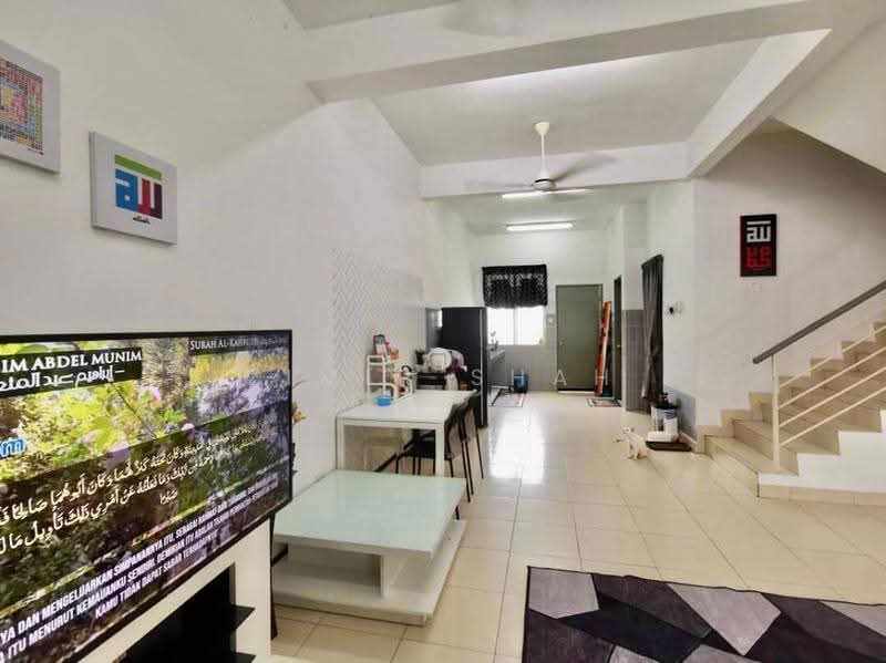 2-storey Terraced House for Sale in Shah Alam (Selangor) - Zimir Shah - Living Room - PropertyGuru.com.my