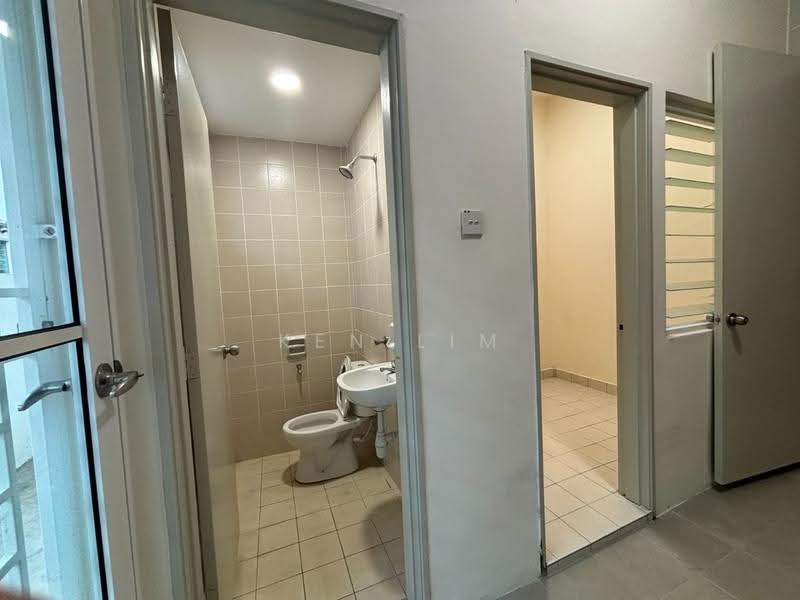 2.5-storey Terraced House for Rent in Goodview Heights (Kajang) - Ken Lim - Bathroom - PropertyGuru.com.my