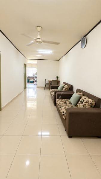 Rumah Flat untuk Dijual di Rumah Pangsa Saga (Saga Suria) - Kelly Chua - Living Room - PropertyGuru.com.my