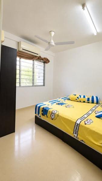 Rumah Flat untuk Dijual di Rumah Pangsa Saga (Saga Suria) - Kelly Chua - Bedroom - PropertyGuru.com.my