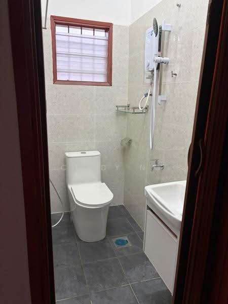 Rumah Teres 2-Tingkat untuk Dijual di Usj 6 (Subang Jaya) - Cindy Ng - Bathroom - PropertyGuru.com.my