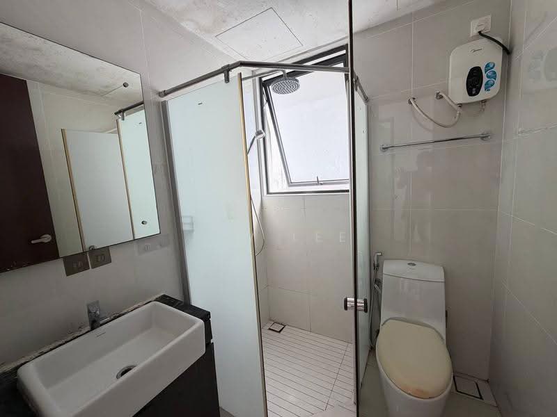 Condominium for Sale at Royal Strand @ Country Garden Danga Bay - May Lee - Bathroom - PropertyGuru.com.my