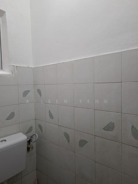 Apartment for Rent at Sri Anggerik 2 - Aileen Teng - Bathroom - PropertyGuru.com.my