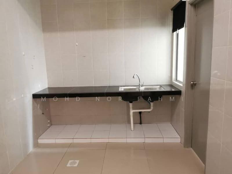 Semi-Detached House for Sale in Bandar Saujana Putra (Tanjong Duabelas) - Mohd Nor Fahmi - Kitchen - PropertyGuru.com.my