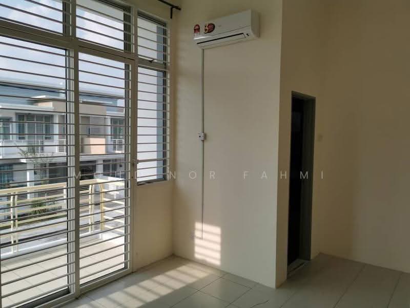 Semi-Detached House for Sale in Bandar Saujana Putra (Tanjong Duabelas) - Mohd Nor Fahmi - Interior - PropertyGuru.com.my