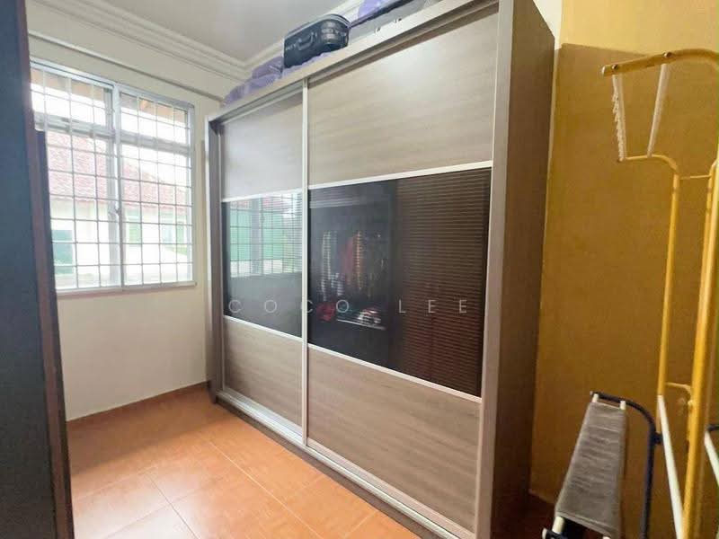 Semi-Detached House for Sale in Taman Bukit Kempas (Tampoi) - Coco Lee - Bedroom - PropertyGuru.com.my
