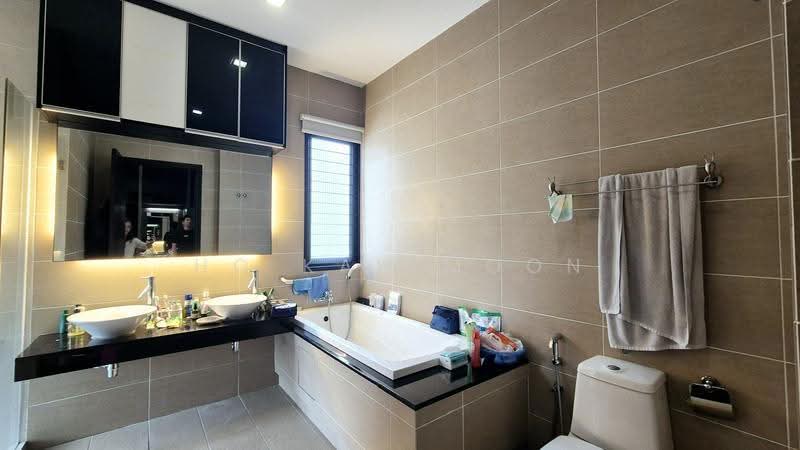 Semi-Detached House for Sale in Bandar Sungai Long (Selangor) - Ho Kah Moon - Bathroom - PropertyGuru.com.my