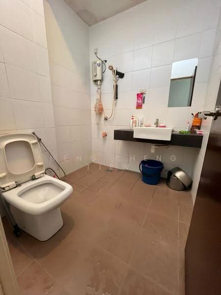 Cluster House for Rent in Taman Mount Austin (Tebrau) - Sheng Cheng Tiew - Bathroom - PropertyGuru.com.my