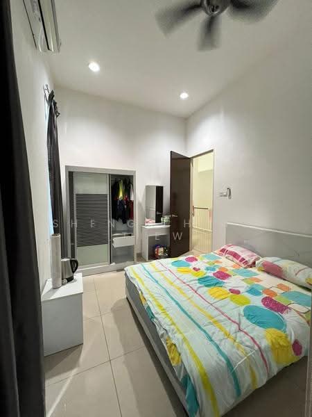 Cluster House for Rent in Taman Mount Austin (Tebrau) - Sheng Cheng Tiew - Bedroom - PropertyGuru.com.my
