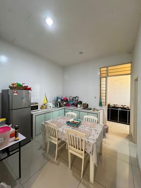 Cluster House for Rent in Taman Mount Austin (Tebrau) - Sheng Cheng Tiew - Kitchen - PropertyGuru.com.my