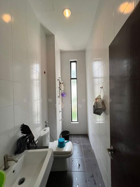 Cluster House for Rent in Taman Mount Austin (Tebrau) - Sheng Cheng Tiew - Bathroom - PropertyGuru.com.my
