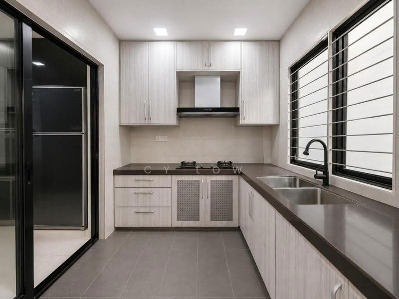 3-storey Terraced House for Sale in Lake Fields (Sungai Besi) - CY Low - Kitchen - PropertyGuru.com.my