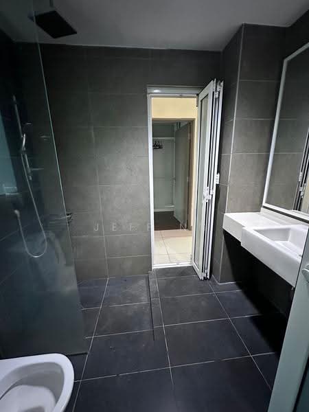 Kediaman Servis untuk Dijual di The Loft @ ZetaPark - Jeff Ng - Bathroom - PropertyGuru.com.my