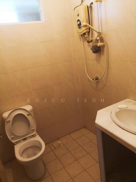 Kondominium untuk Disewa di Desa Airmas Condominium - Bosco Teoh - Bathroom - PropertyGuru.com.my