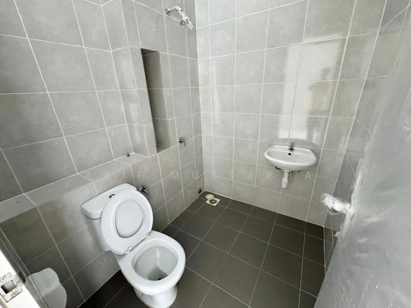 2-storey Terraced House for Sale in Eco Grandeur (Puncak Alam) - Arif Mustapha - Bathroom - PropertyGuru.com.my