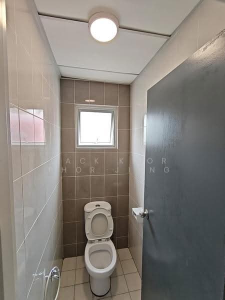 Shop / Office for Rent in Shah Alam (Selangor) - Jack Khor Phor Jiing - Bathroom - PropertyGuru.com.my