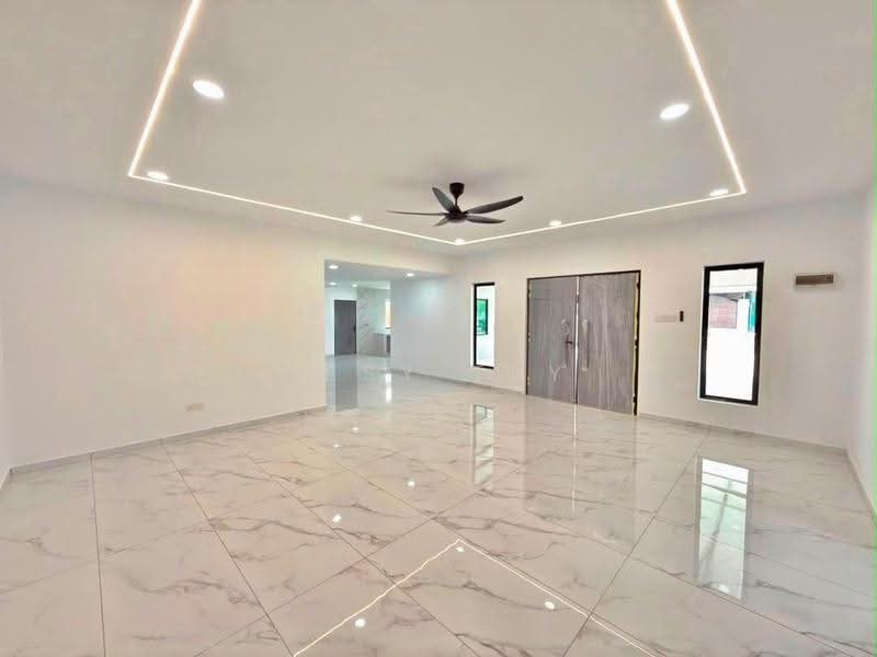 1-storey Terraced House for Sale in Taman Puteri Wangsa (Ulu Tiram) - Jesy Tey - Living Room - PropertyGuru.com.my