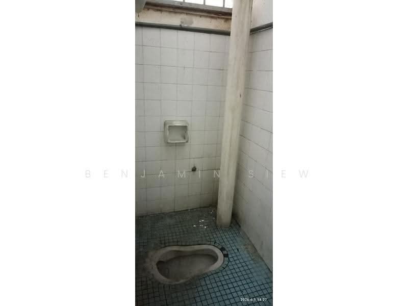 Shop / Office for Rent in Taman Kajang Utama (Kajang) - Benjamin Siew - Bathroom - PropertyGuru.com.my