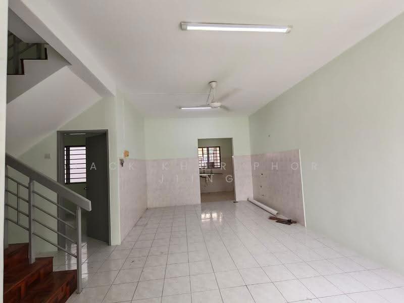 2-storey Terraced House for Rent in Shah Alam (Selangor) - Jack Khor Phor Jiing - Living Room - PropertyGuru.com.my