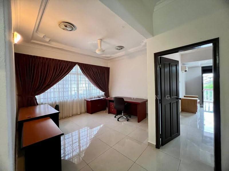 Rumah Berkembar untuk Dijual di Taman Johor Jaya (Johor Bahru) - Vernice Wong - Study - PropertyGuru.com.my