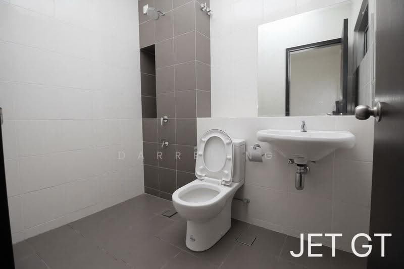 2-storey Terraced House for Sale in Bukit Raja (Selangor) - Darren Ng - Bathroom - PropertyGuru.com.my