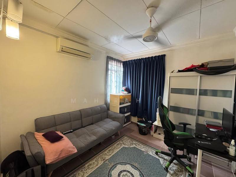 2-storey Terraced House for Sale in Bandar Seri Putra (Bangi) - Mahirah . - Living Room - PropertyGuru.com.my