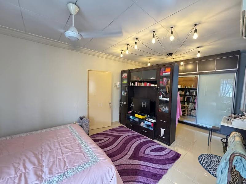 2-storey Terraced House for Sale in Bandar Seri Putra (Bangi) - Mahirah . - Bedroom - PropertyGuru.com.my
