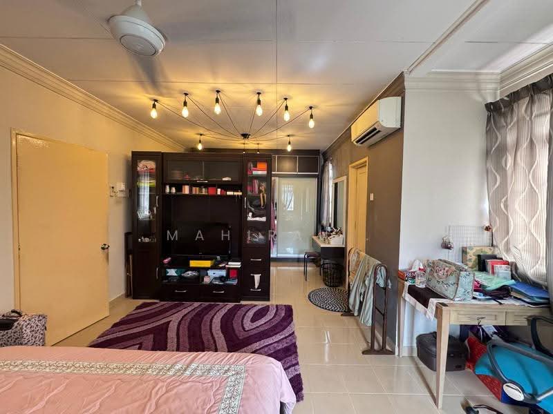 2-storey Terraced House for Sale in Bandar Seri Putra (Bangi) - Mahirah . - Bedroom - PropertyGuru.com.my