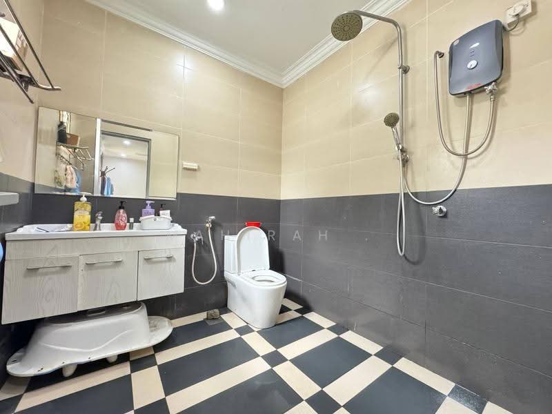 2-storey Terraced House for Sale in Bandar Seri Putra (Bangi) - Mahirah . - Bathroom - PropertyGuru.com.my