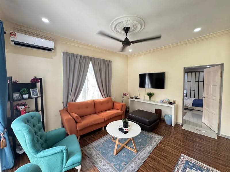2-storey Terraced House for Sale in Bandar Seri Putra (Bangi) - Mahirah . - Living Room - PropertyGuru.com.my