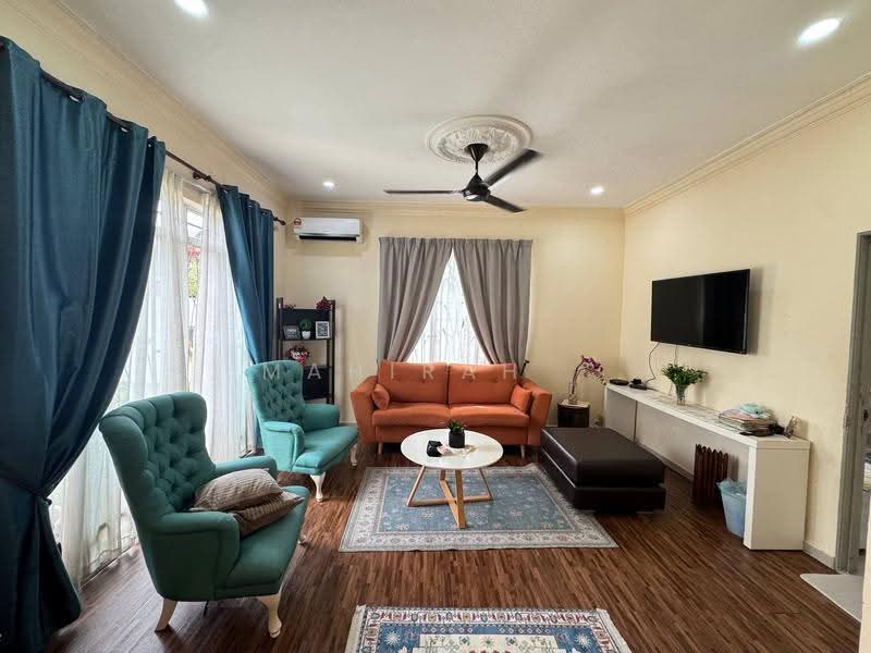 2-storey Terraced House for Sale in Bandar Seri Putra (Bangi) - Mahirah . - Living Room - PropertyGuru.com.my