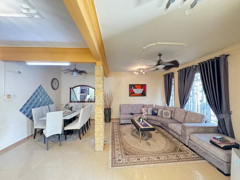 2-storey Terraced House for Sale in Bandar Seri Putra (Bangi) - Mahirah . - Living Room - PropertyGuru.com.my