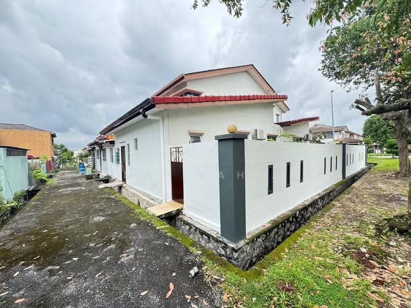 2-storey Terraced House for Sale in Bandar Seri Putra (Bangi) - Mahirah . - Exterior - PropertyGuru.com.my