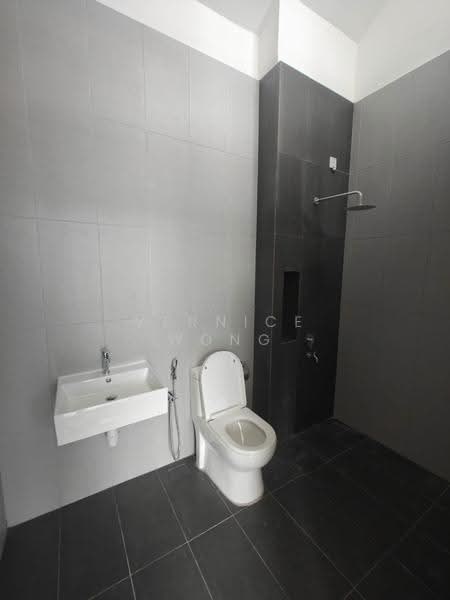 2-storey Terraced House for Sale in Taman Mount Austin (Tebrau) - Vernice Wong - Bathroom - PropertyGuru.com.my