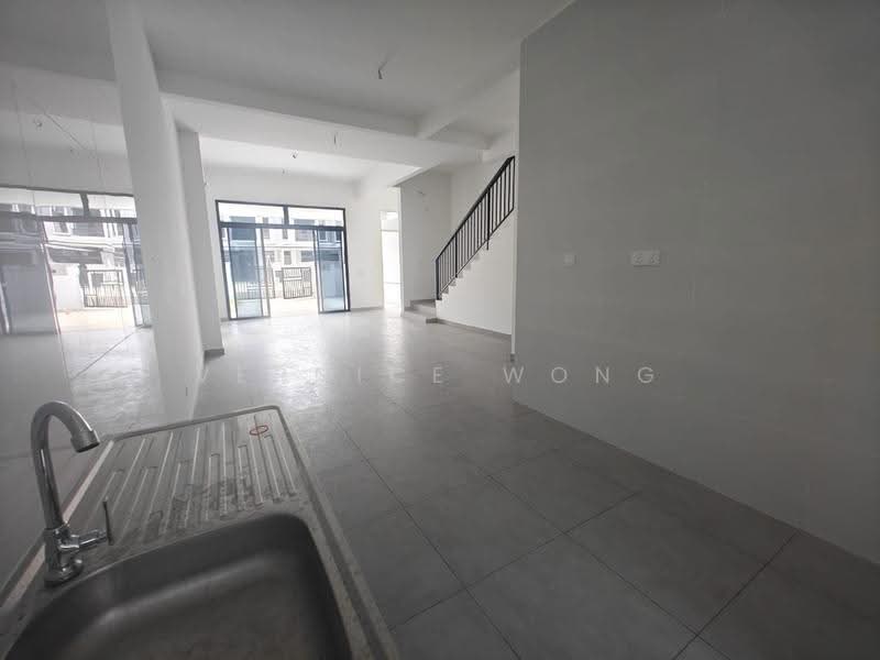2-storey Terraced House for Sale in Taman Mount Austin (Tebrau) - Vernice Wong - Living Room - PropertyGuru.com.my