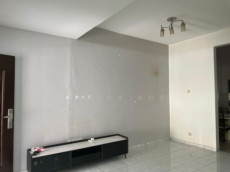 2-storey Terraced House for Rent in Taman Bukit Subang (Shah Alam) - Jessica Hoe - Living Room - PropertyGuru.com.my