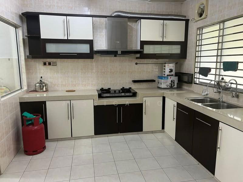 2-storey Terraced House for Rent in Taman Bukit Subang (Shah Alam) - Jessica Hoe - Kitchen - PropertyGuru.com.my