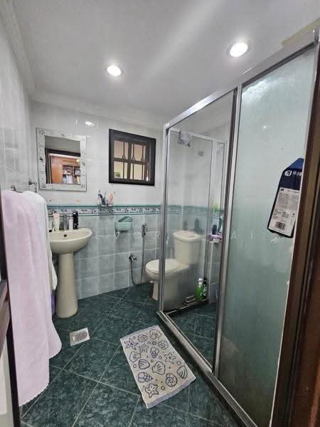 2-storey Terraced House for Sale in Bandar Kinrara Seksyen 5 (Bandar Kinrara) - Trevor Chai - Bathroom - PropertyGuru.com.my