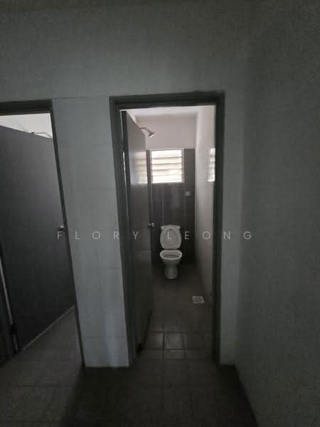 Shop for Rent in Puchong (Selangor) - Flory Leong - Bathroom - PropertyGuru.com.my