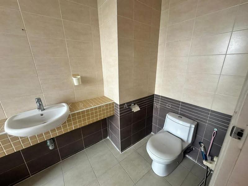Condominium for Rent at Casa Indah 2 - Krystal Ng - Bathroom - PropertyGuru.com.my