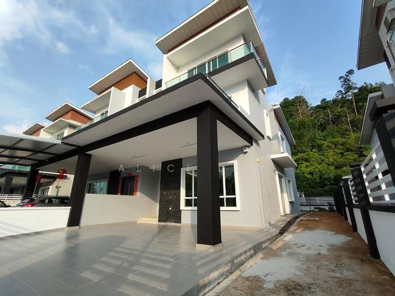 Semi-Detached House for Sale in Serendah (Selangor) - Alice Low - PropertyGuru.com.my