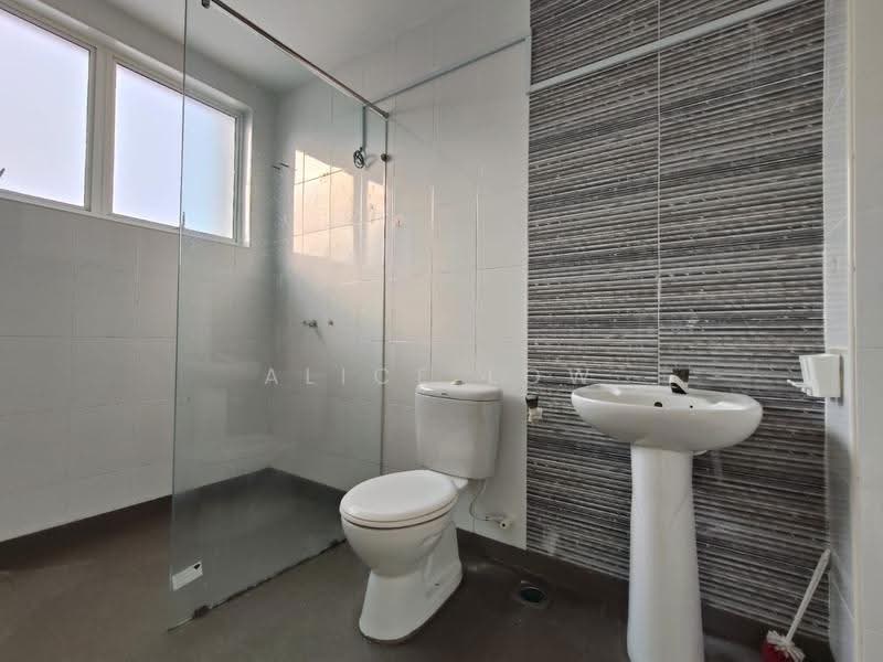 Semi-Detached House for Sale in Serendah (Selangor) - Alice Low - Bathroom - PropertyGuru.com.my