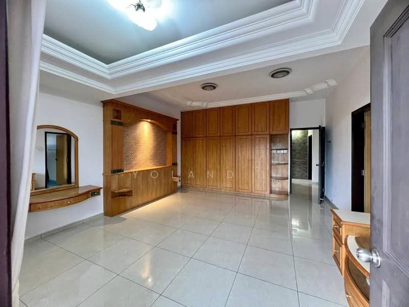 Semi-Detached House for Sale in Taman Johor Jaya (Johor Bahru) - Yoland . - Bedroom - PropertyGuru.com.my