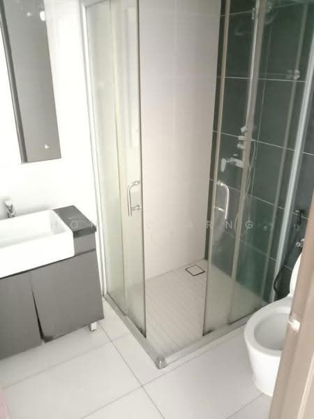 Condominium for Rent at Kings Bay @ Country Garden Danga Bay - Hong Charng Lee - Bathroom - PropertyGuru.com.my