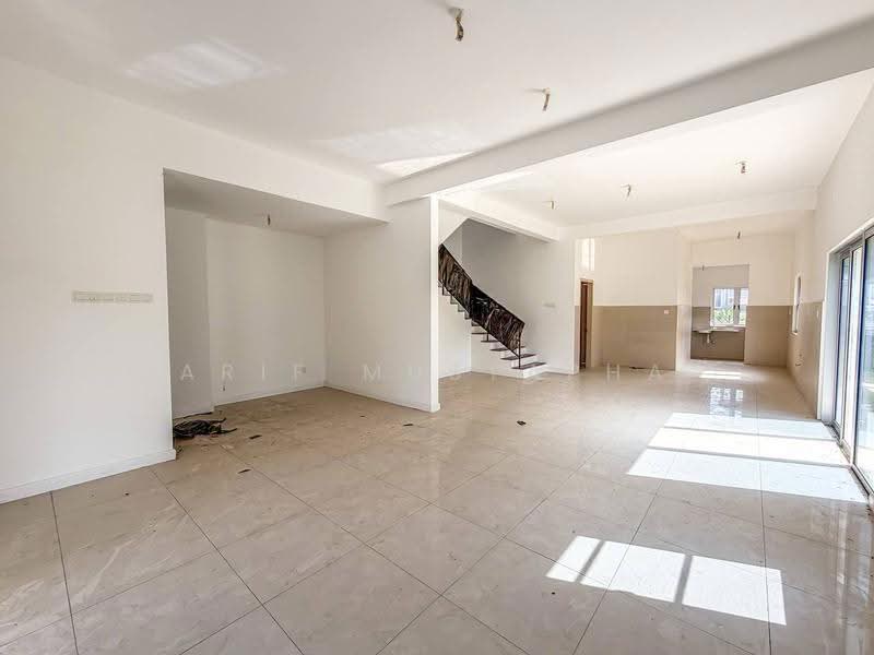 Rumah Teres 2-Tingkat untuk Dijual di Serene Heights (Semenyih) - Arif Mustapha - Living Room - PropertyGuru.com.my