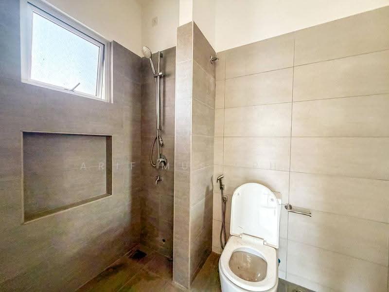 Rumah Teres 2-Tingkat untuk Dijual di Serene Heights (Semenyih) - Arif Mustapha - Bathroom - PropertyGuru.com.my