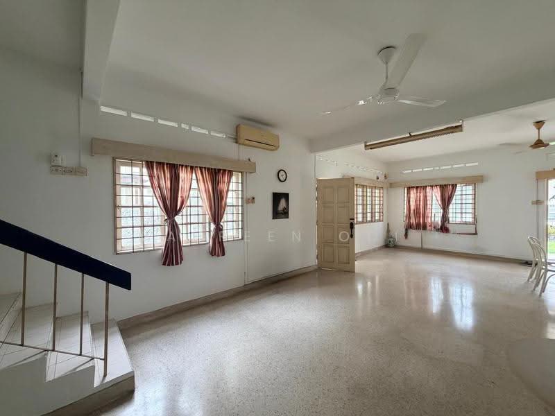 Bungalow House for Sale in Seksyen 17 (Petaling Jaya) - Maureen Ooi - Living Room - PropertyGuru.com.my