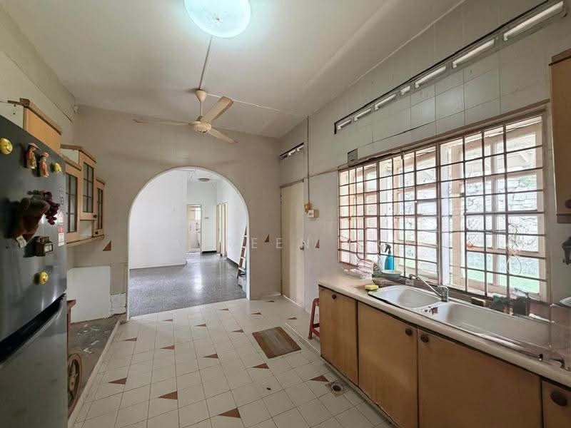 Bungalow House for Sale in Seksyen 17 (Petaling Jaya) - Maureen Ooi - Kitchen - PropertyGuru.com.my